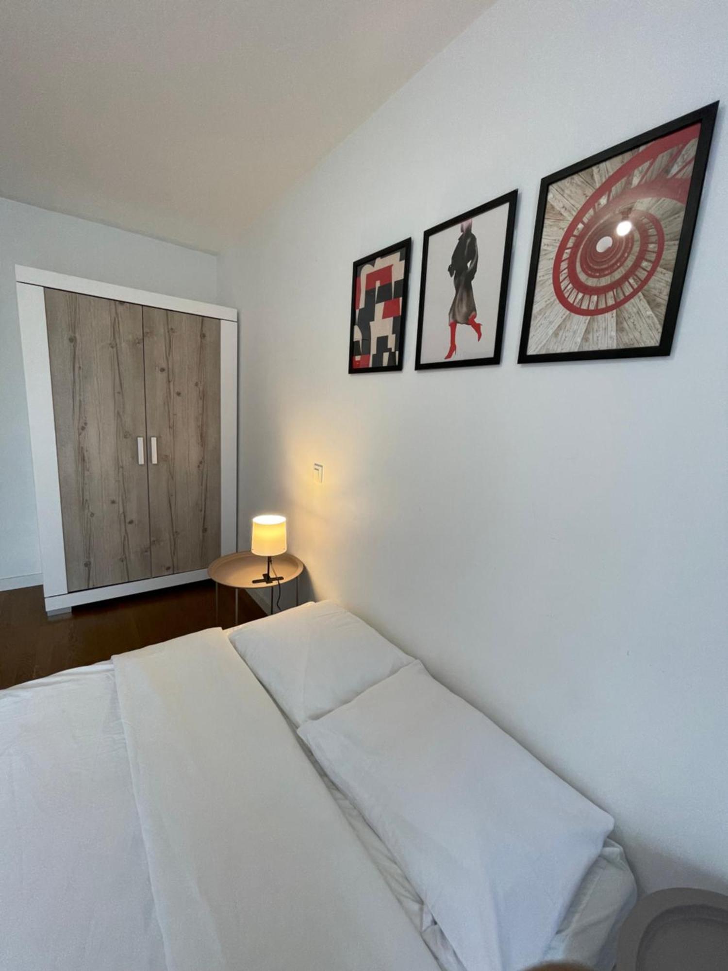 Sweet Escape Paris Centre - 3 Bds- Terrasse - Stade De France - Montmartre Saint-Ouen  Exterior photo
