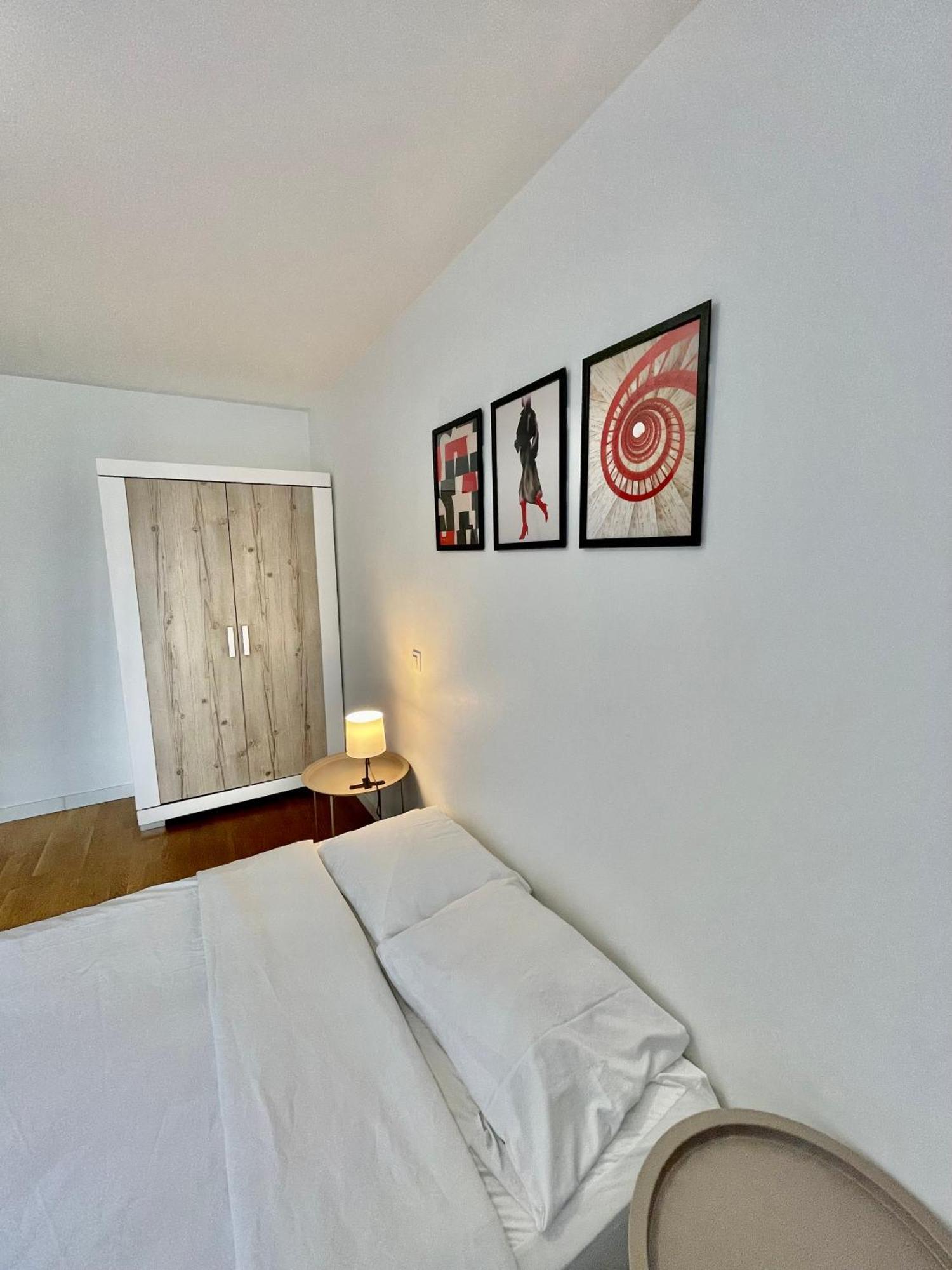 Sweet Escape Paris Centre - 3 Bds- Terrasse - Stade De France - Montmartre Saint-Ouen  Exterior photo